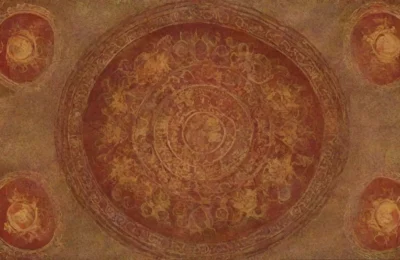Patrones intrincados y colores vibrantes evocan mitos y rituales en un arte antiguo
